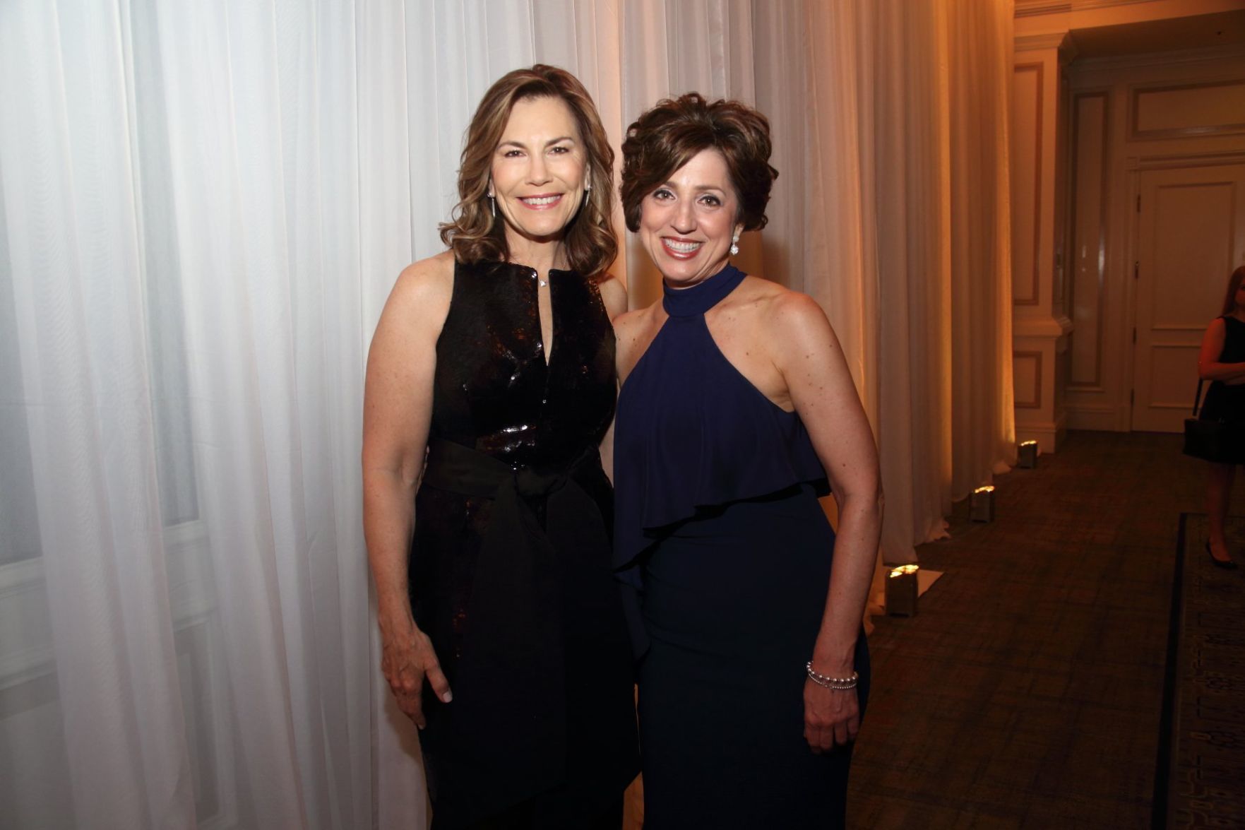 Sue McCollum, Jessica Willingham